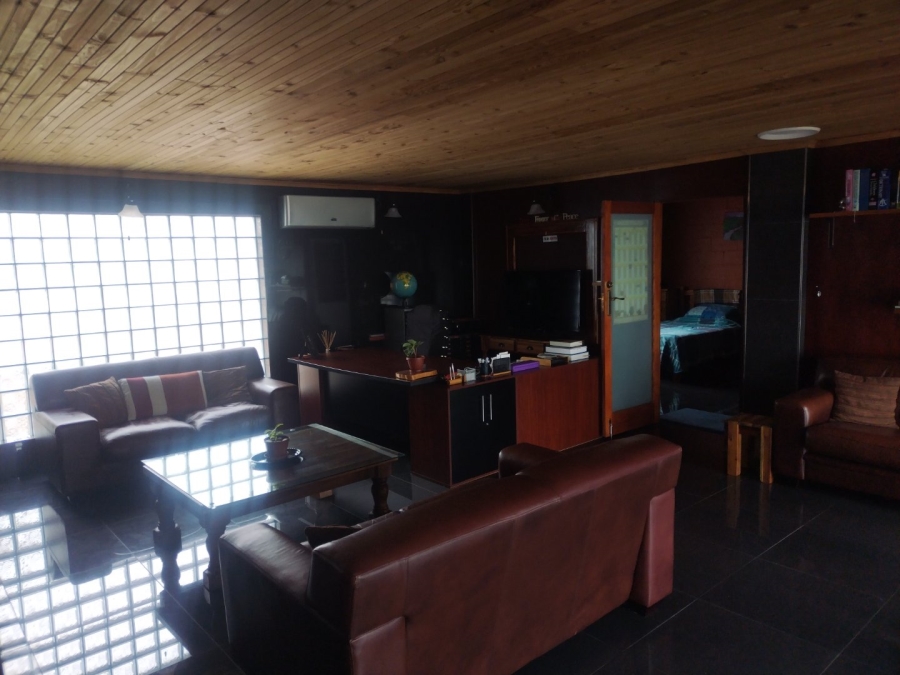 7 Bedroom Property for Sale in Brackenfell Central Western Cape